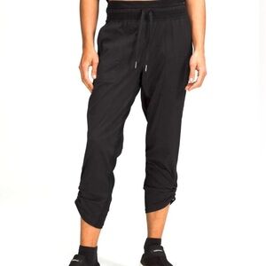 LOWEST💲FINAL- Lululemon Dance Studio Mid-Rise Cropped Pants